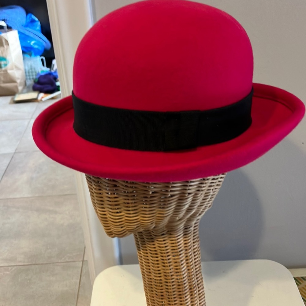 HOT PINK felt wool Doeskin rimmed  hat
